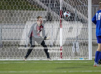 Thumbnail 1 in Arapahoe vs. Grandview (CHSAA 5A Final) photogallery.
