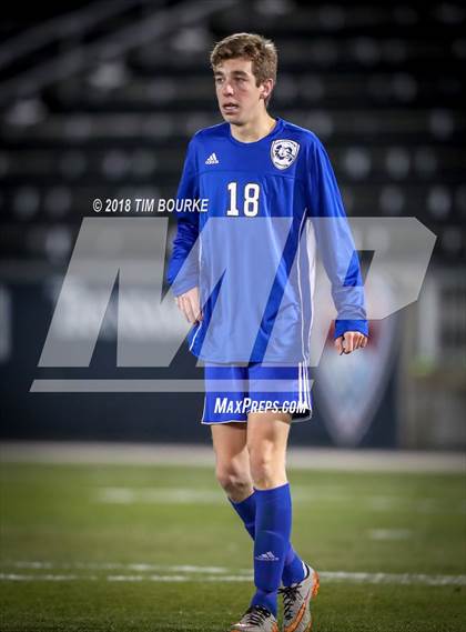 Thumbnail 3 in Arapahoe vs. Grandview (CHSAA 5A Final) photogallery.