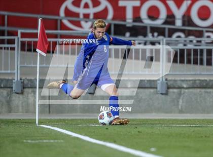 Thumbnail 1 in Arapahoe vs. Grandview (CHSAA 5A Final) photogallery.