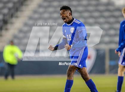 Thumbnail 1 in Arapahoe vs. Grandview (CHSAA 5A Final) photogallery.