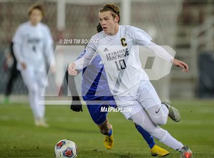 Thumbnail 1 in Arapahoe vs. Grandview (CHSAA 5A Final) photogallery.