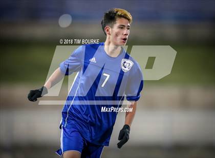 Thumbnail 2 in Arapahoe vs. Grandview (CHSAA 5A Final) photogallery.
