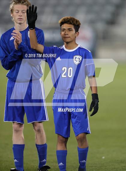 Thumbnail 3 in Arapahoe vs. Grandview (CHSAA 5A Final) photogallery.