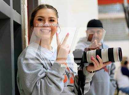 Thumbnail 3 in Grand Saline vs Mineola photogallery.