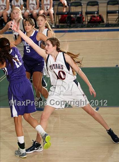 Thumbnail 2 in Bell vs. Tesoro (So Cal Holiday  Prep Classic) photogallery.