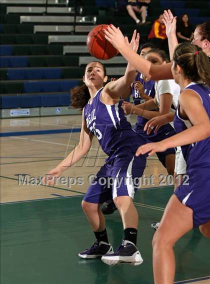 Thumbnail 2 in Bell vs. Tesoro (So Cal Holiday  Prep Classic) photogallery.