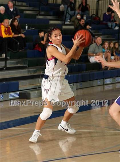 Thumbnail 3 in Bell vs. Tesoro (So Cal Holiday  Prep Classic) photogallery.