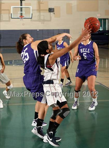 Thumbnail 3 in Bell vs. Tesoro (So Cal Holiday  Prep Classic) photogallery.