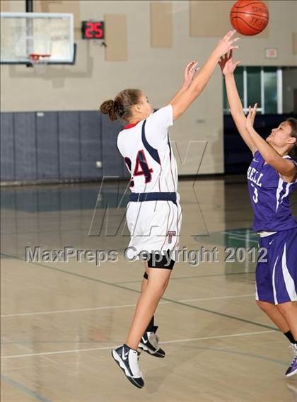 Thumbnail 2 in Bell vs. Tesoro (So Cal Holiday  Prep Classic) photogallery.