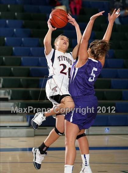 Thumbnail 3 in Bell vs. Tesoro (So Cal Holiday  Prep Classic) photogallery.
