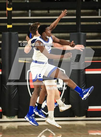 Thumbnail 3 in Campbell Hall vs  Crenshaw (The Beverly Hills Basketball Tournament) photogallery.
