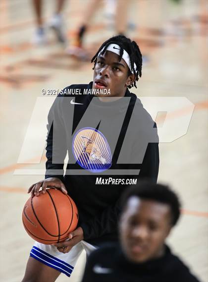 Thumbnail 1 in Campbell Hall vs  Crenshaw (The Beverly Hills Basketball Tournament) photogallery.