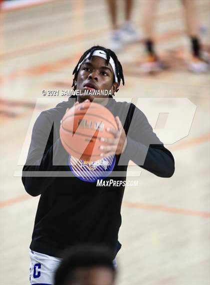 Thumbnail 2 in Campbell Hall vs  Crenshaw (The Beverly Hills Basketball Tournament) photogallery.