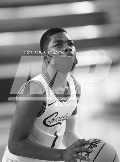 Thumbnail 3 in Campbell Hall vs  Crenshaw (The Beverly Hills Basketball Tournament) photogallery.