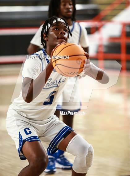 Thumbnail 2 in Campbell Hall vs  Crenshaw (The Beverly Hills Basketball Tournament) photogallery.
