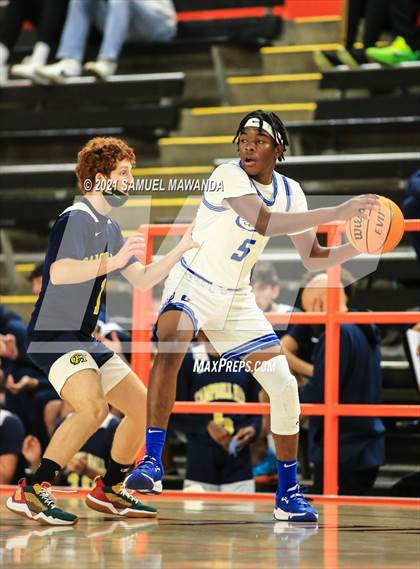 Thumbnail 3 in Campbell Hall vs  Crenshaw (The Beverly Hills Basketball Tournament) photogallery.