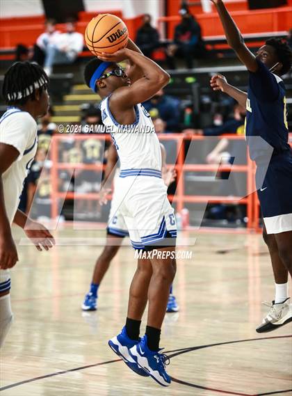 Thumbnail 3 in Campbell Hall vs  Crenshaw (The Beverly Hills Basketball Tournament) photogallery.