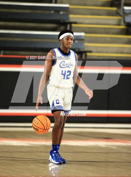 Thumbnail 3 in Campbell Hall vs  Crenshaw (The Beverly Hills Basketball Tournament) photogallery.
