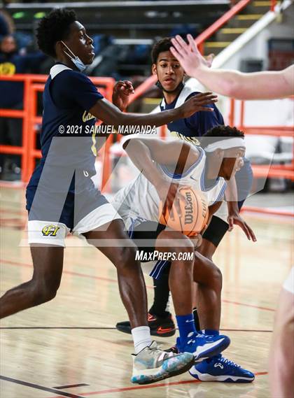 Thumbnail 1 in Campbell Hall vs  Crenshaw (The Beverly Hills Basketball Tournament) photogallery.