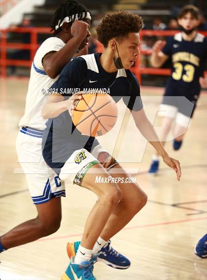 Thumbnail 3 in Campbell Hall vs  Crenshaw (The Beverly Hills Basketball Tournament) photogallery.