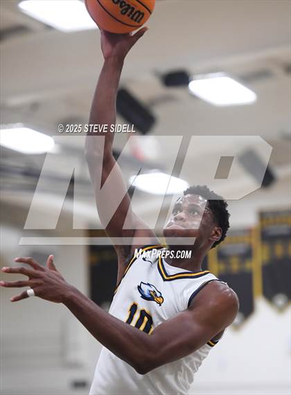 Thumbnail 2 in San Diego vs. Rancho Christian photogallery.