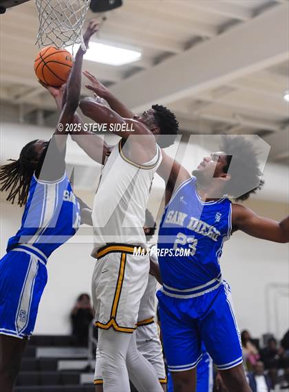 Thumbnail 2 in San Diego vs. Rancho Christian photogallery.