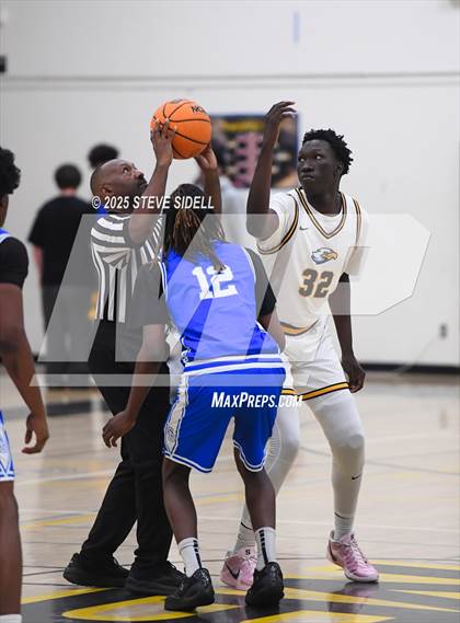 Thumbnail 2 in San Diego vs. Rancho Christian photogallery.