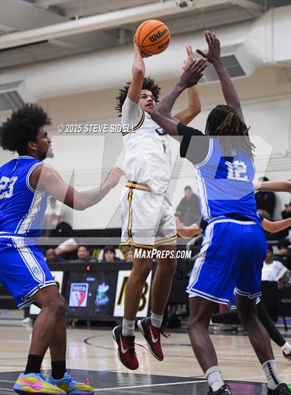 Thumbnail 3 in San Diego vs. Rancho Christian photogallery.