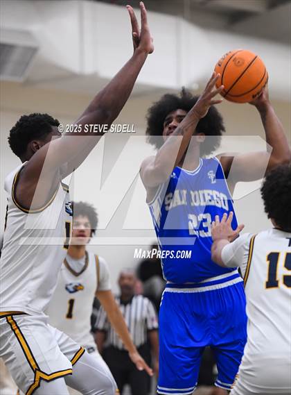 Thumbnail 3 in San Diego vs. Rancho Christian photogallery.