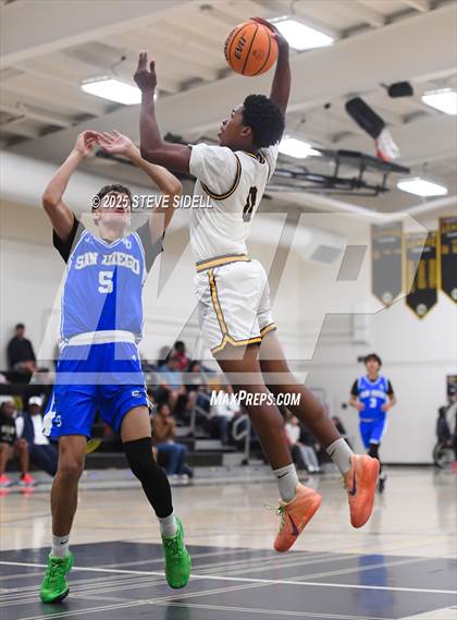Thumbnail 2 in San Diego vs. Rancho Christian photogallery.