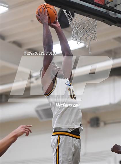 Thumbnail 2 in San Diego vs. Rancho Christian photogallery.