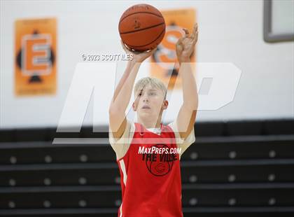 Thumbnail 3 in Circleville vs New Hope (Scrimmage) photogallery.