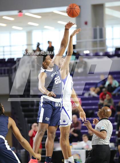 Thumbnail 2 in IMG Academy vs. University (City of Palms Classic) photogallery.