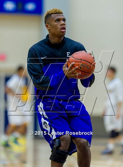 Thumbnail 1 in East Central vs. Warren (6A Bi-District) photogallery.