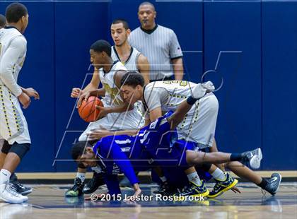 Thumbnail 2 in East Central vs. Warren (6A Bi-District) photogallery.