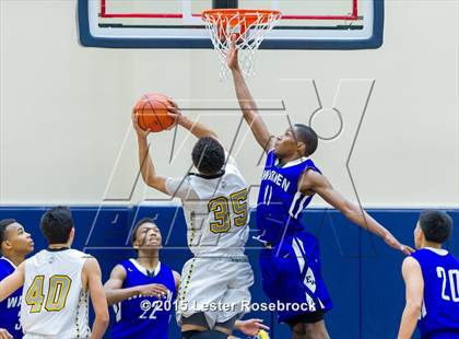 Thumbnail 3 in East Central vs. Warren (6A Bi-District) photogallery.