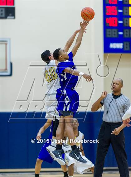 Thumbnail 2 in East Central vs. Warren (6A Bi-District) photogallery.