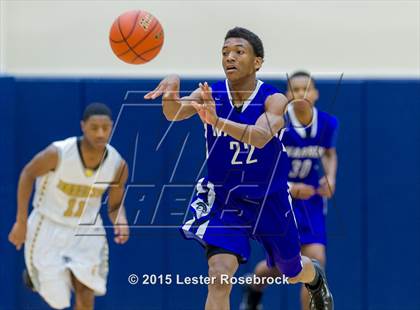 Thumbnail 1 in East Central vs. Warren (6A Bi-District) photogallery.