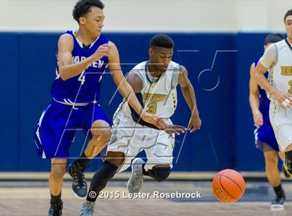 Thumbnail 2 in East Central vs. Warren (6A Bi-District) photogallery.