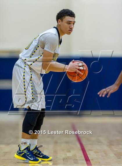 Thumbnail 3 in East Central vs. Warren (6A Bi-District) photogallery.
