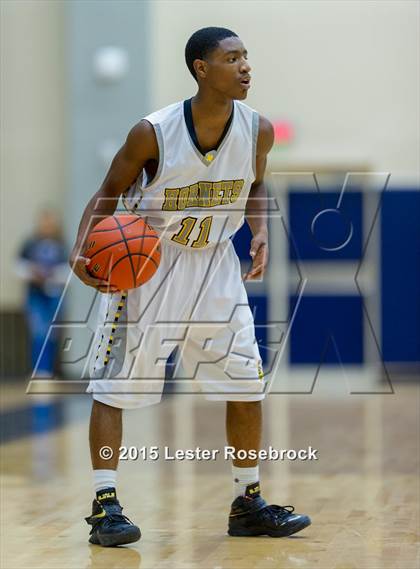 Thumbnail 1 in East Central vs. Warren (6A Bi-District) photogallery.