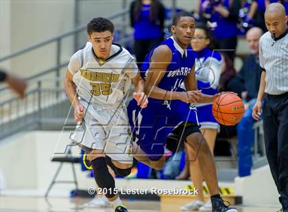 Thumbnail 1 in East Central vs. Warren (6A Bi-District) photogallery.