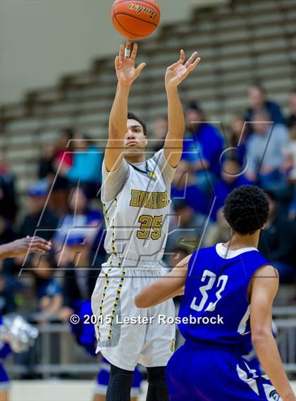 Thumbnail 3 in East Central vs. Warren (6A Bi-District) photogallery.