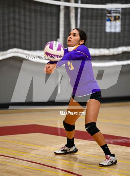 Thumbnail 2 in Canyon Hills vs Southwest EC (Monte Vista Invitational) photogallery.