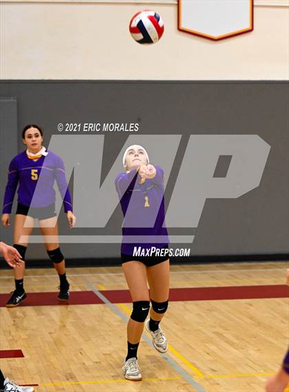 Thumbnail 2 in Canyon Hills vs Southwest EC (Monte Vista Invitational) photogallery.