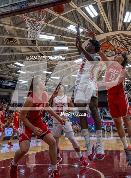 Thumbnail 1 in Mater Dei vs. Catholic Memorial photogallery.