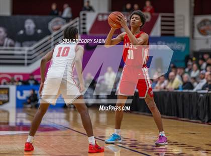 Thumbnail 1 in Mater Dei vs. Catholic Memorial photogallery.