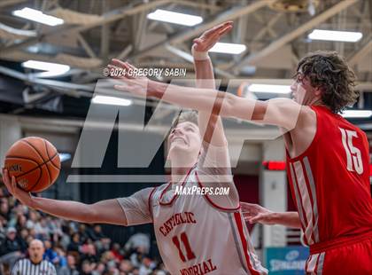 Thumbnail 3 in Mater Dei vs. Catholic Memorial photogallery.