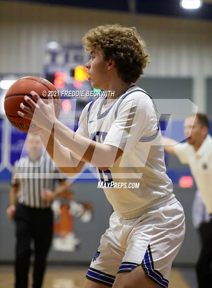 Thumbnail 2 in Bonham @ Gunter photogallery.