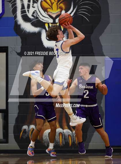 Thumbnail 3 in Bonham @ Gunter photogallery.